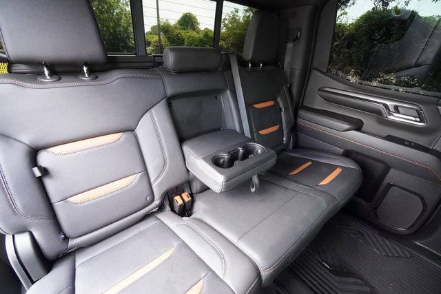 Used 2024 GMC Sierra 1500 AT4 w/ Technology Package AWD/4WD image 27