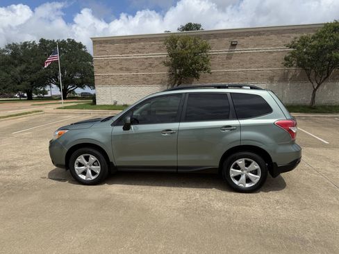 Used 2016 Subaru Forester 2.5i Premium w/ All-Weather Package AWD/4WD image 6