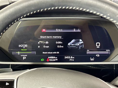 Used 2021 Audi e-tron Premium AWD/4WD image 38