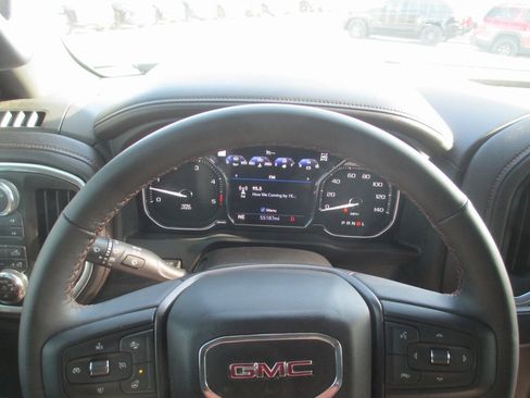 Certified 2022 GMC Sierra 2500 AT4 w/ AT4 Preferred Package image 30