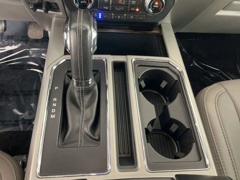 Used 2018 Ford F150 Lariat w/ Equipment Group 502A Luxury AWD/4WD image 21
