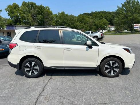 Used 2017 Subaru Forester 2.5i Premium AWD/4WD image 9