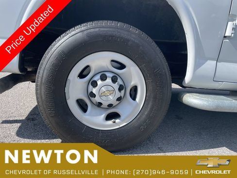 Used 2024 Chevrolet Express 2500 w/ Driver Convenience Package RWD image 34