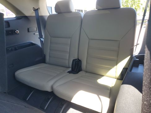 Used 2017 Kia Sorento EX w/ EX V6 Premium Package image 36