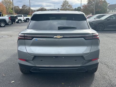New 2026 Chevrolet Equinox EV LT image 10