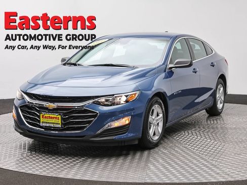 Used 2024 Chevrolet Malibu LS FWD image 1
