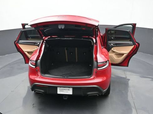Certified 2023 Porsche Macan AWD/4WD image 27