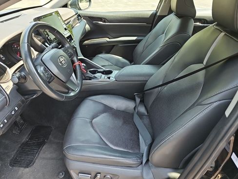 Used 2023 Toyota Camry XSE FWD image 18