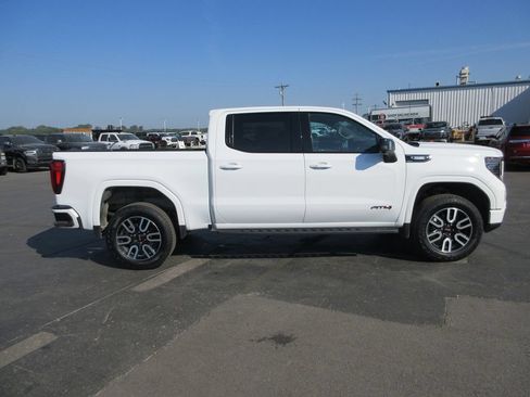 Certified 2025 GMC Sierra 1500 AT4 w/ AT4 Premium Package AWD/4WD image 5