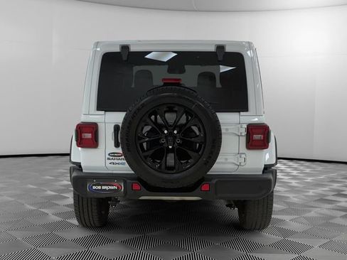 Used 2025 Jeep Wrangler Unlimited Sahara w/ Safety Group AWD/4WD image 4