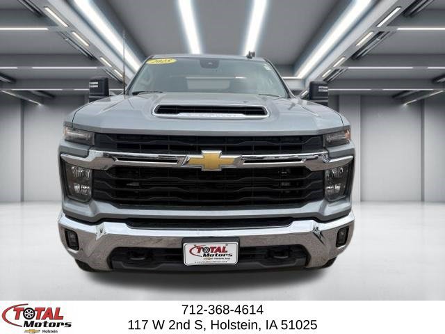 Used 2025 Chevrolet Silverado 2500 LT w/ Convenience Package AWD/4WD image 3
