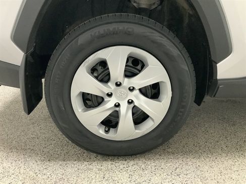 Used 2023 Toyota RAV4 LE image 12