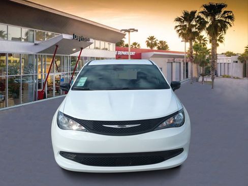 New 2026 Chrysler Voyager LX image 8