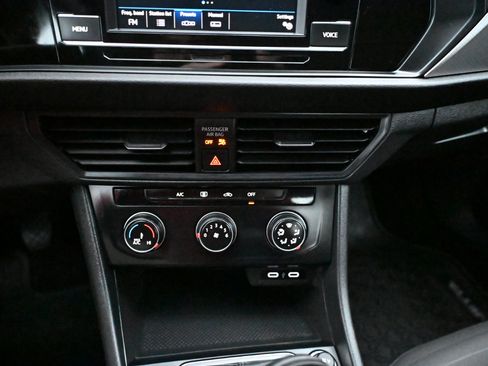 Used 2022 Volkswagen Jetta S image 23