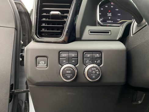 Used 2025 GMC Sierra 2500 AT4 AWD/4WD image 14
