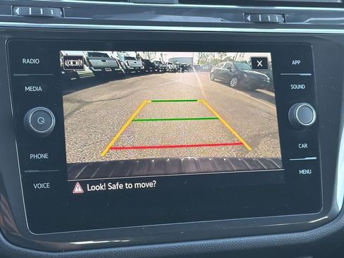 Used 2023 Volkswagen Tiguan SE R-Line image 16