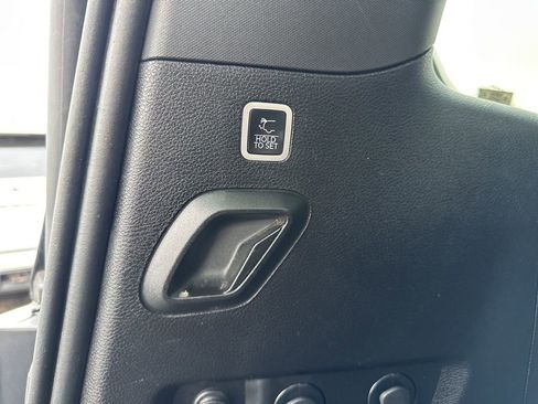 Used 2024 Jeep Wagoneer Series II AWD/4WD image 16