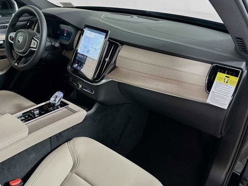 New 2026 Volvo XC90 T8 Plus image 29