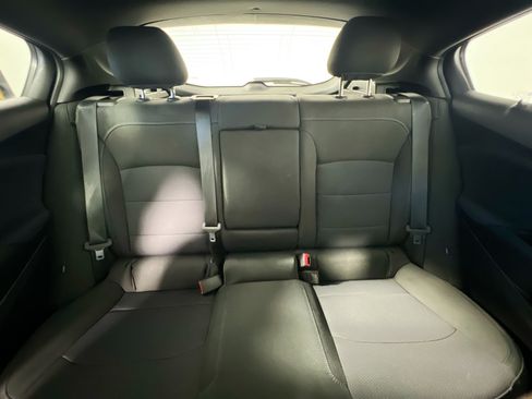 Used 2018 Chevrolet Cruze LT w/ Redline Edition FWD image 31