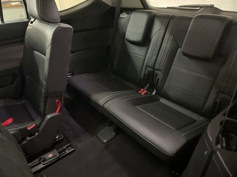 Certified 2023 Volkswagen Atlas SE w/ Panoramic Sunroof Package AWD/4WD image 14