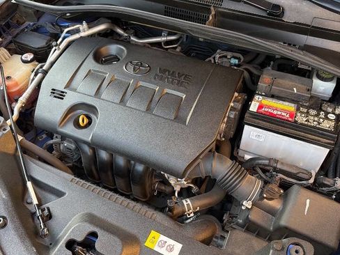 Used 2019 Toyota C-HR Limited image 33