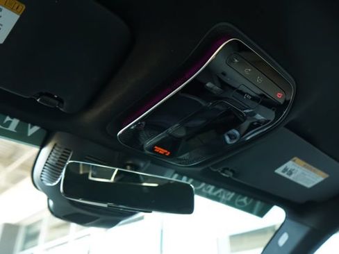 Used 2026 Mercedes-Benz GLC 300 image 21
