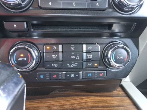 Used 2017 Ford F150 Lariat AWD/4WD image 28