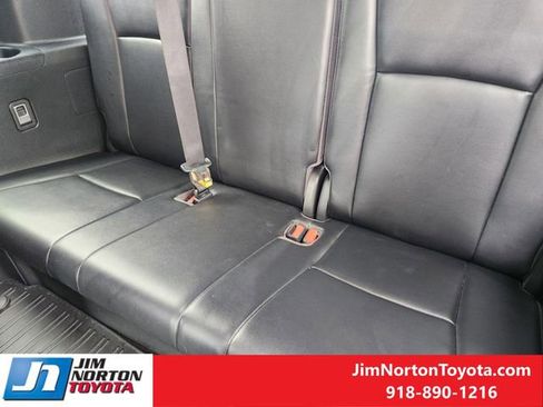 Used 2022 Toyota Highlander XLE image 30