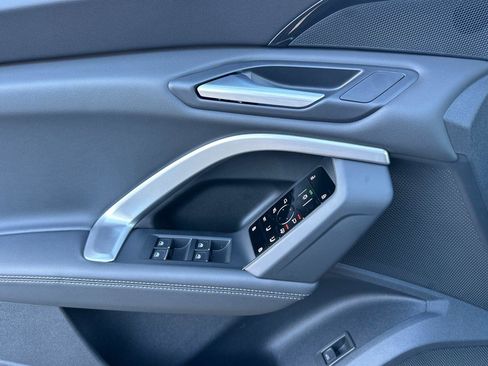 New 2025 Audi Q5 Premium image 10