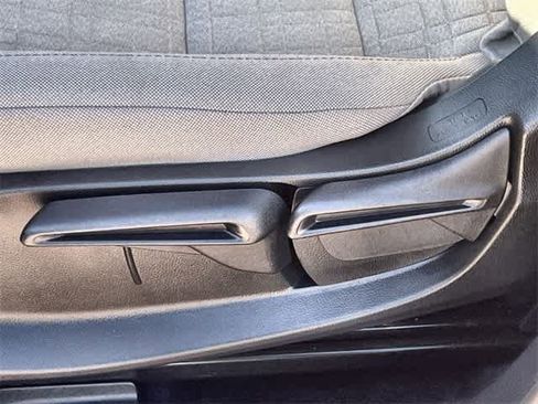 Certified 2025 Honda HR-V LX image 31