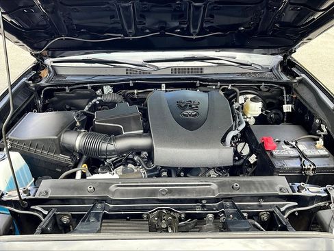 Used 2023 Toyota Tacoma SR5 AWD/4WD image 29