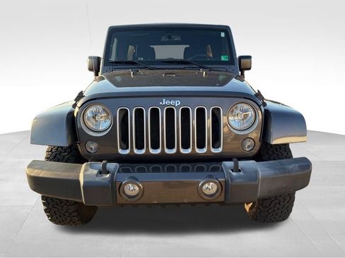 Used 2016 Jeep Wrangler Unlimited Sahara w/ Connectivity Group AWD/4WD image 9