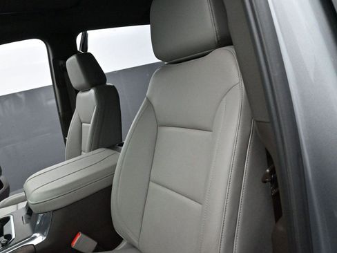 Used 2025 GMC Sierra 2500 SLT w/ SLT Premium Package image 16