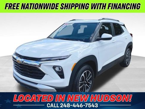 Used 2024 Chevrolet TrailBlazer LT w/ Driver Confidence Package AWD/4WD image 1