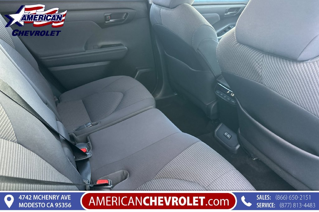 Used 2023 Toyota Highlander LE AWD/4WD image 21