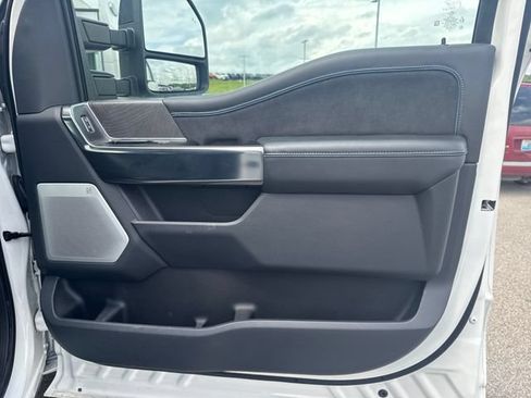 Used 2025 Ford F450 Platinum w/ FX4 Off-Road Package AWD/4WD image 32