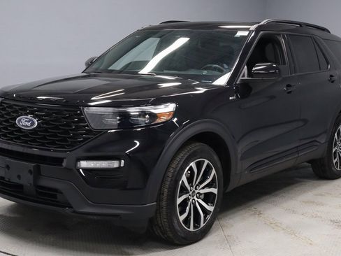 Certified 2024 Ford Explorer ST-Line w/ Class IV Trailer Tow Package image 8