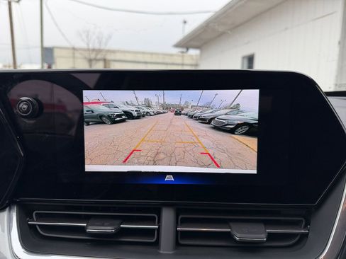 Used 2025 Chevrolet Trax LT image 17