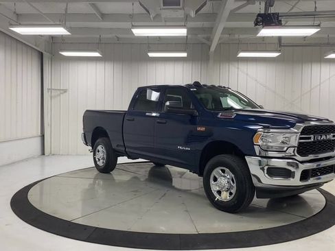 Used 2021 RAM 2500 Tradesman w/ Chrome Appearance Group AWD/4WD image 8