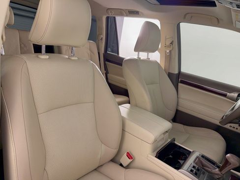 Used 2019 Lexus GX 460 Premium AWD/4WD image 30