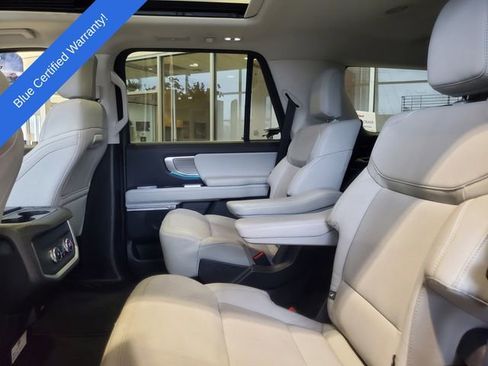 Certified 2025 Ford Expedition Platinum image 30