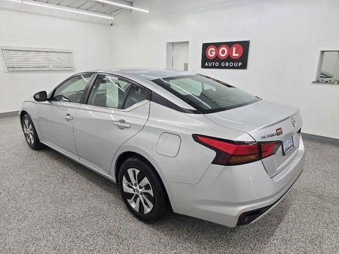 Used 2024 Nissan Altima 2.5 S FWD image 5