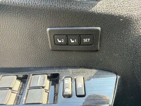 Used 2018 Toyota RAV4 Limited AWD/4WD image 21