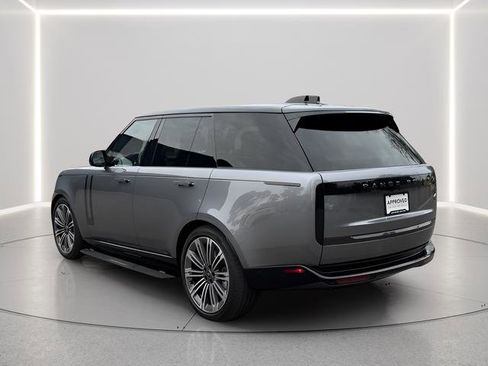 Certified 2023 Land Rover Range Rover SE image 3