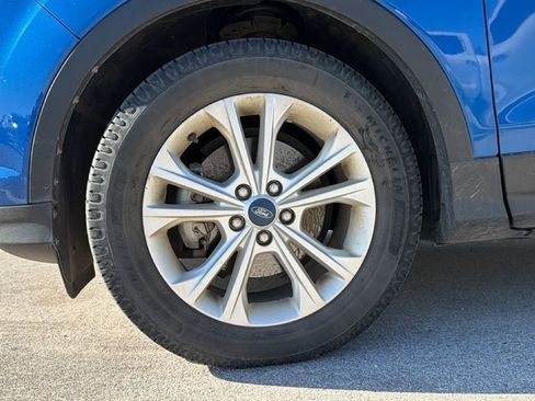 Used 2019 Ford Escape SE image 12