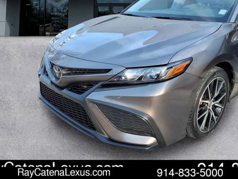 Used 2022 Toyota Camry SE image 7