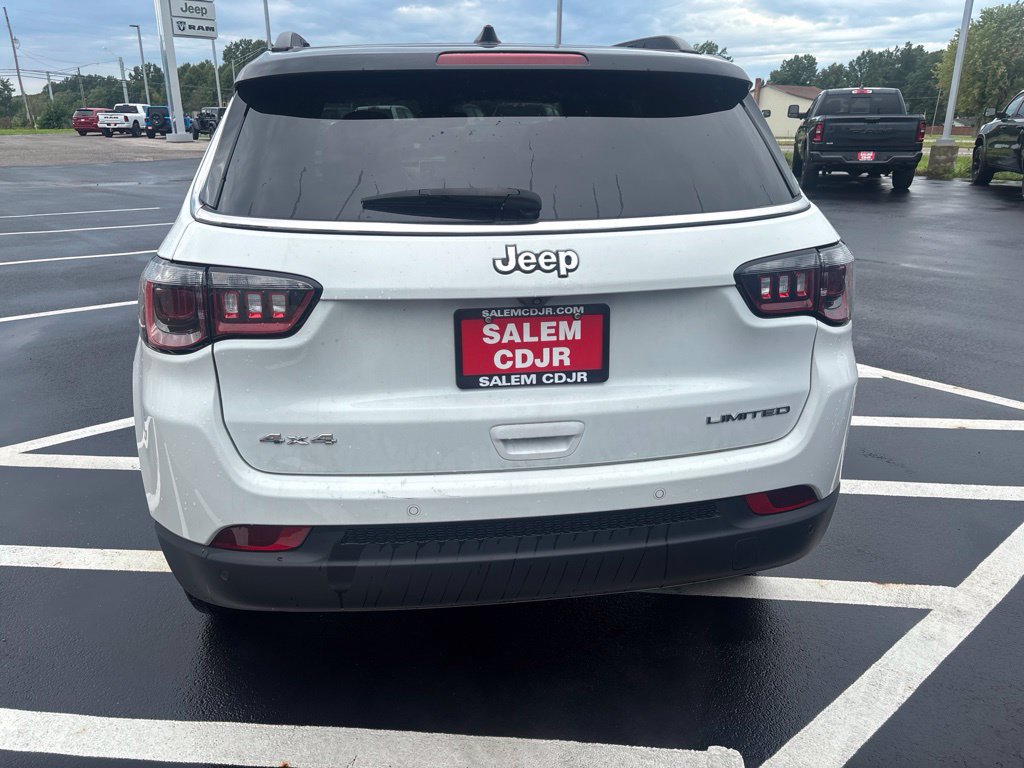Used 2024 Jeep Compass Limited AWD/4WD image 8