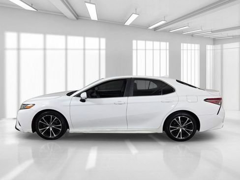 Used 2018 Toyota Camry SE w/ Audio Package FWD image 4
