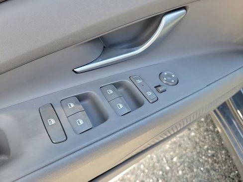 Used 2025 Hyundai Elantra Hybrid FWD image 20