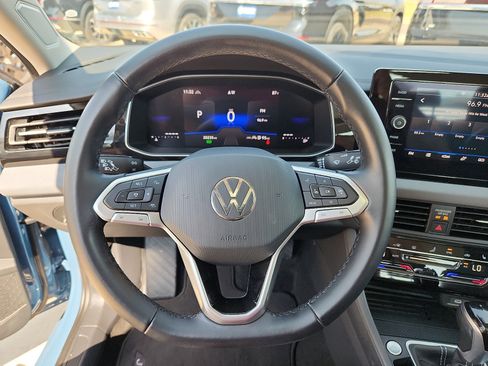 Used 2025 Volkswagen Jetta SE w/ Sunroof Package FWD image 16